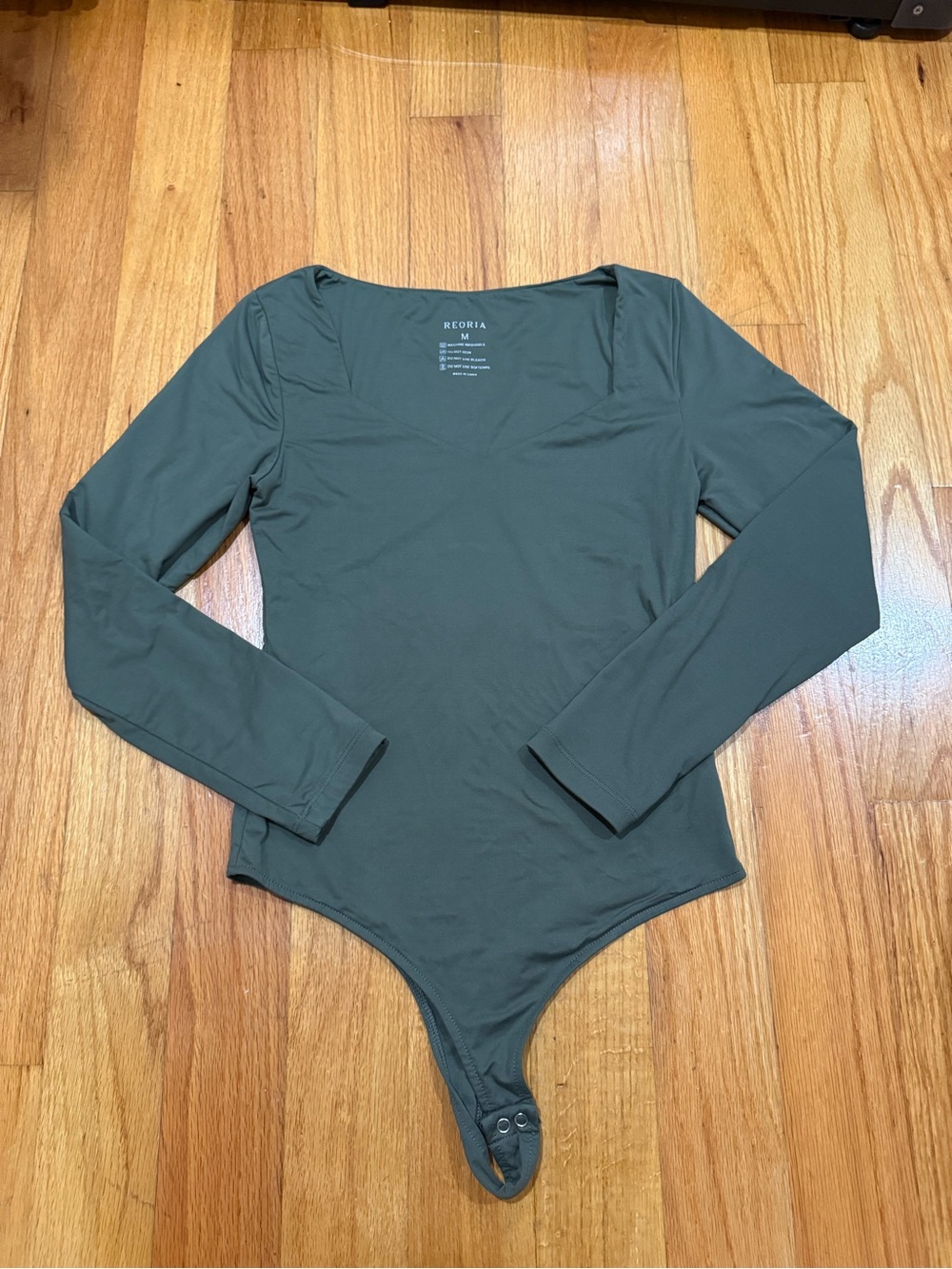 REORIA Sage Green Long Sleeve Square Neck Bodysuit Medium